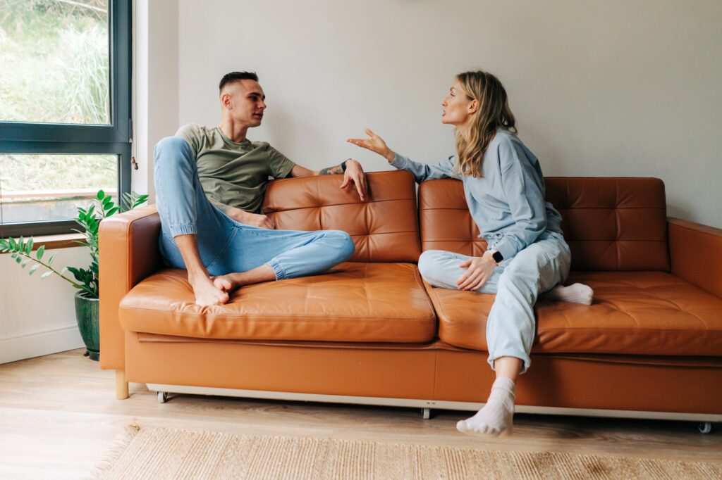 Boyfriend and girlfriend fight in relationship crisis.